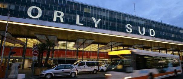 Aeroportul Orly din Paris a fost evacuat în urma unui incident armat