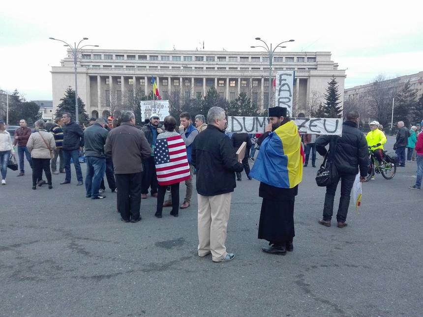 Protest în Piața Victoriei din Capitală