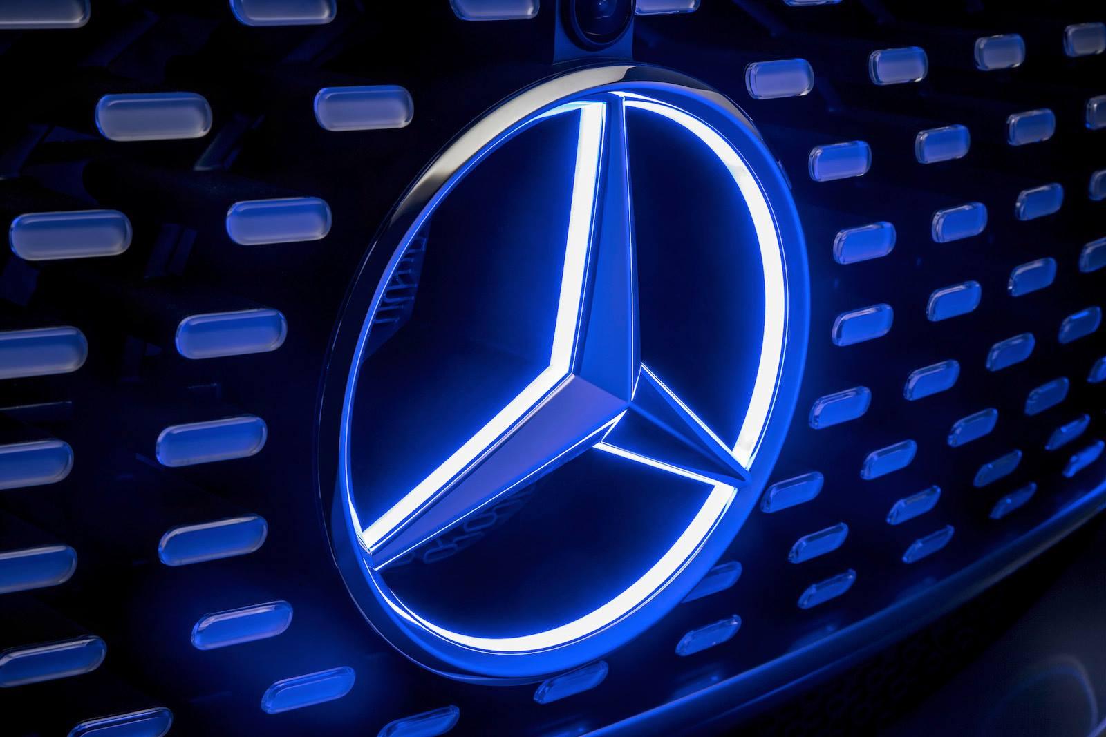 Europa: Daimler va rechema la service trei milioane vehicule Mercedes care încalcă standardele privind emisiile