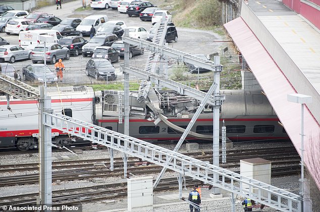 Elveția: Un tren internațional a deraiat în gara din Lucerna, mai multe persoane au fost rănite