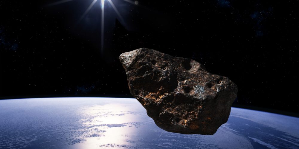 (VIDEO) Un asteroid de peste 600 metri lungime trece astăzi în apropiere de Pământ