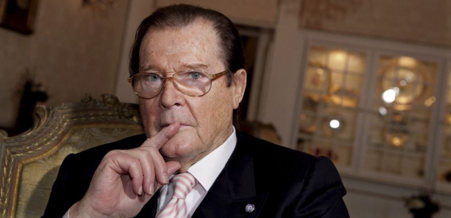 A murit actorul britanic Roger Moore