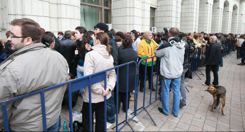 Protest spontan al angajaţilor din Ministerul de Finanţe