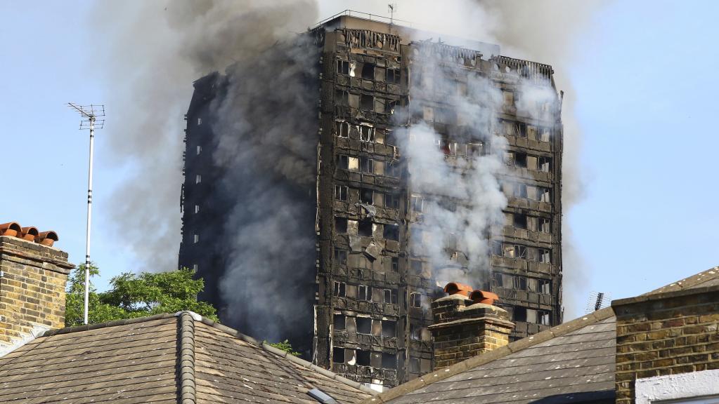 Poliţia din Londra avertizează că nu vor putea fi identificate toate victimele incendiului de la Turnul Grenfell