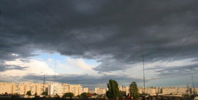 Informare meteo de instabilitate atmosferică pentru toate judeţele Moldovei