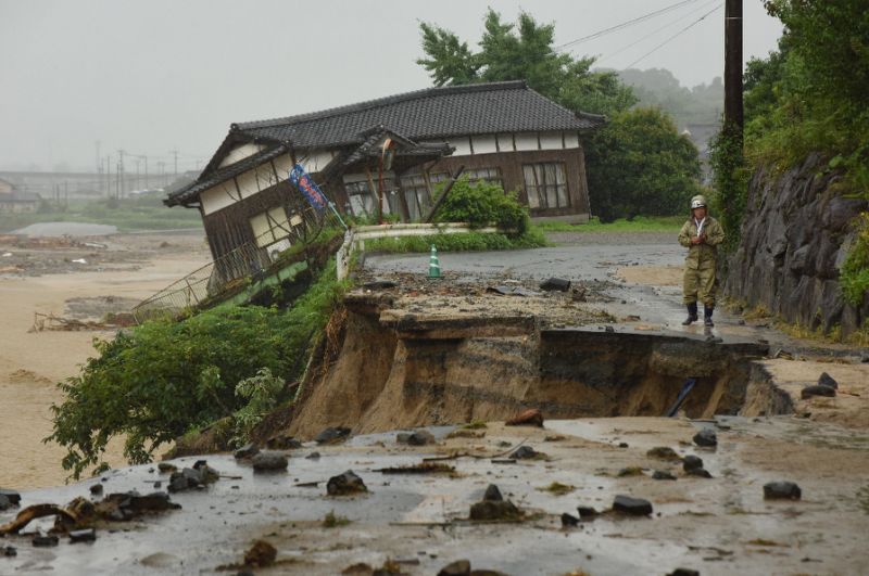 (FOTO) Japonia: Bilanţul inundaţiilor a crescut la 15 morţi