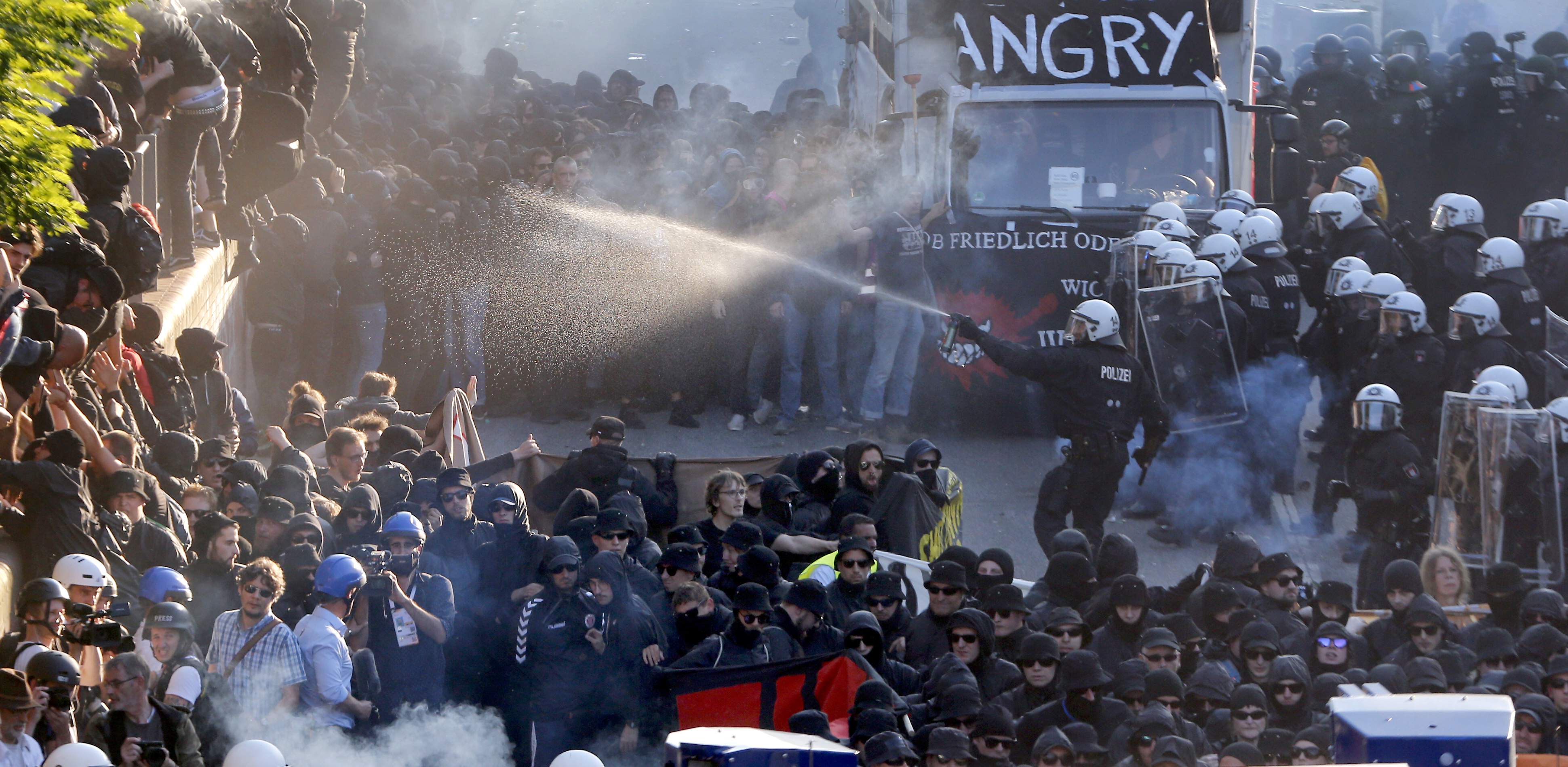 Summitul G20: O nouă zi de violenţe la Hamburg