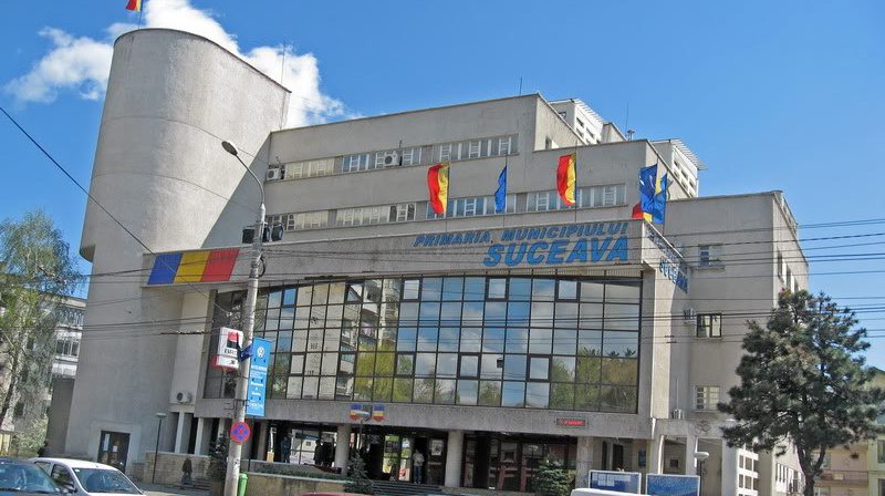 Primăria Suceava îngheaţă angajările; 84 de posturi vacante rămân neocupate