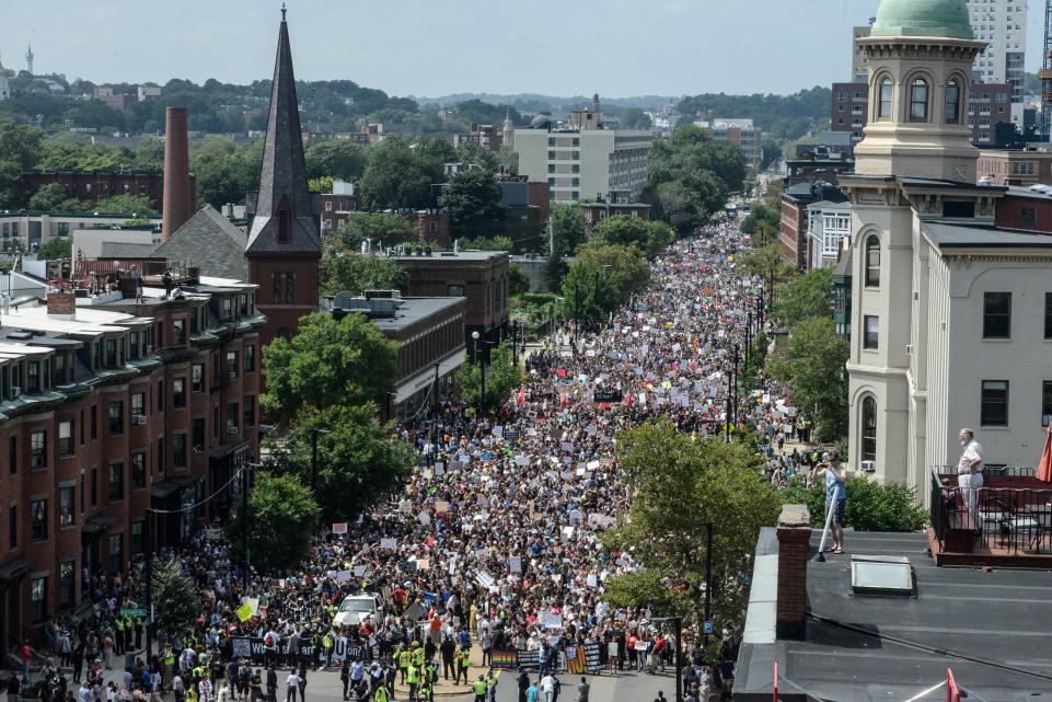 SUA: Mii de persoane au manifestat la Boston împotriva rasismului și a urii