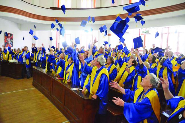 Galaţi: 130 de seniori s-au înscris deja la Universitatea Vârstei a Treia