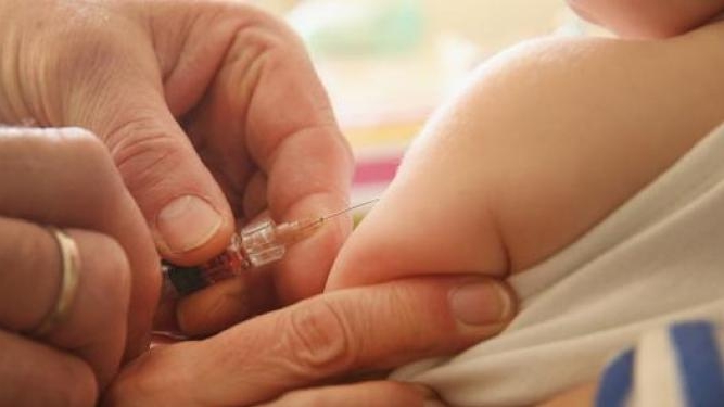 DSP Iaşi s-a alăturat campaniei naţionale de vaccinare împotriva rujeolei, oreionului şi rubeolei