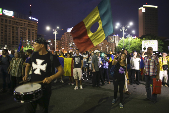 Protest în Piața Victoriei față de proiectul privind modificarea legilor Justiției