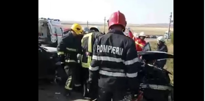 Buzău: Accident grav cu trei vicime, printre care doi copii