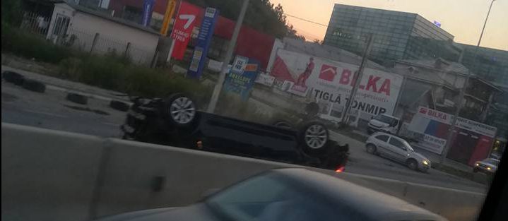 (UPDATE) IAŞI: Grav accident rutier între un autoturism şi o autoutilitară. Cei doi şoferi au murit, iar un minor a ajuns la spital