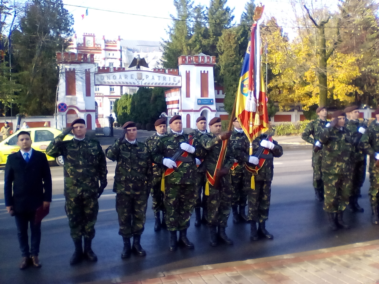 (AUDIO/FOTO) Manifestări organizate la Iaşi de Ziua Armatei Române