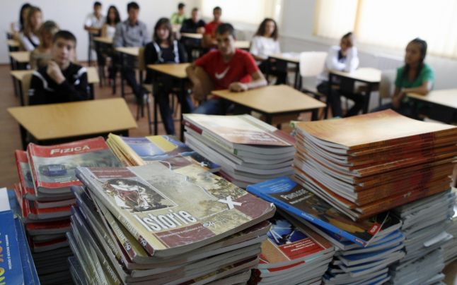 MEN anunţă că au fost semnate acorduri-cadru de tipărire de manuale pentru încă 10 discipline de clasa a V-a