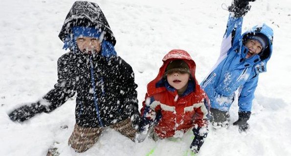 Elevii şi preşcolarii vor intra de miercuri într-o mini vacanţă