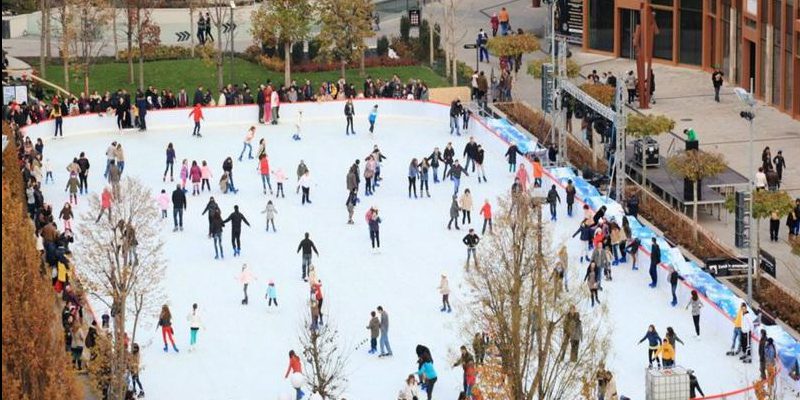 Iaşi: S-a deschis Palas ICE. Ieşenii sunt aşteptaţi la patinoar