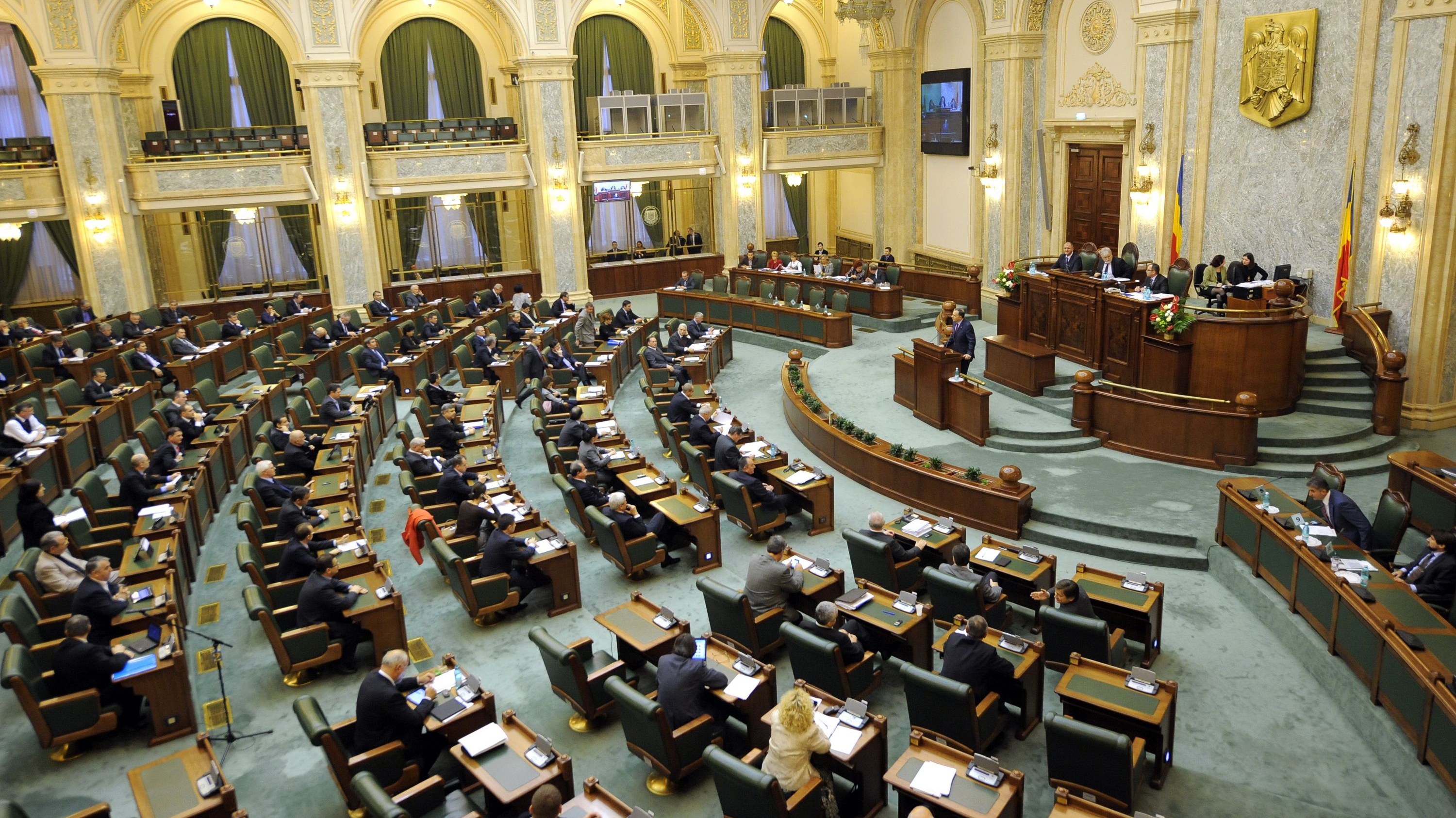 Senat: Propunerea legislativă pentru modificarea Statutului magistraţilor, adoptată