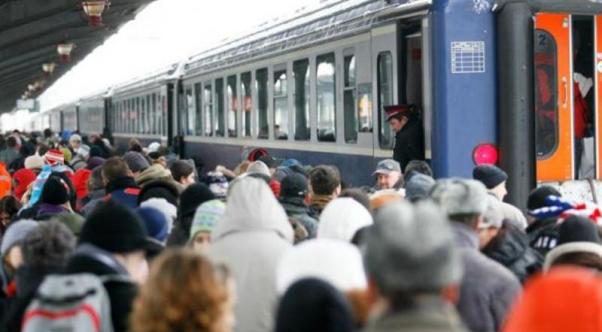 Trenurile care pornesc din Bucureşti spre Braşov şi spre Moldova sunt pline