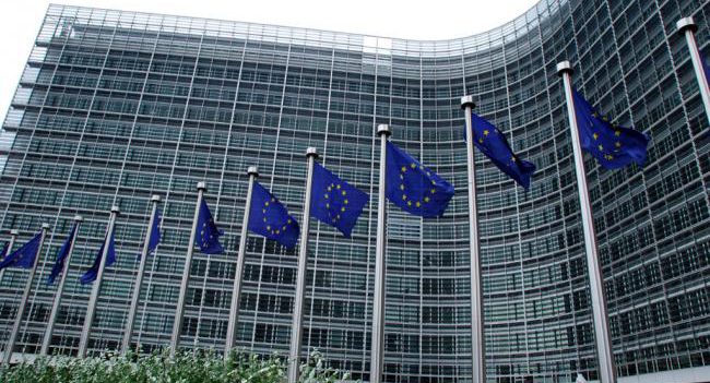 Comisia Europeană a lansat procedura de activare a articolului 7 al Tratatului UE contra Poloniei