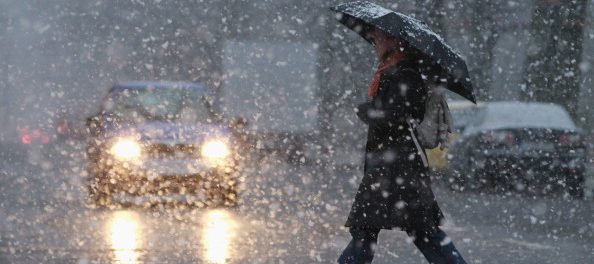 INFORMARE METEOROLOGICĂ: Ninsori şi ploi până miercuri seară