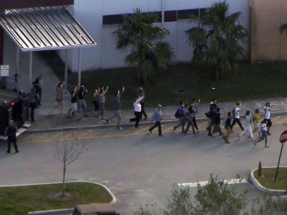 (UPDATE) SUA: Ucigaşul din Florida, un adolescent cu probleme amator de arme