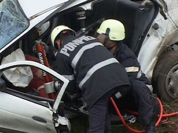 (UPDATE) Suceava: Accident rutier pe DN 2