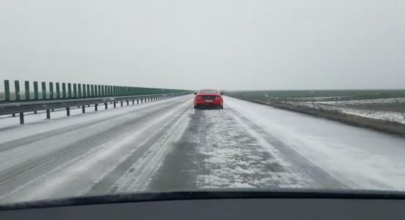 Drumuri naţionale închise din cauza fenomenului de ploaie îngheţată