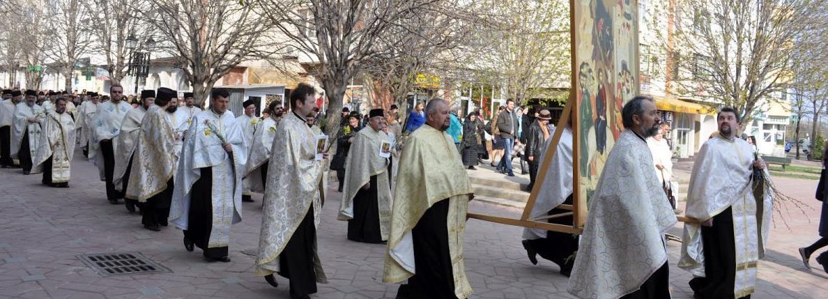 Credincioşii romano-catolici sărbătoresc astăzi Floriile