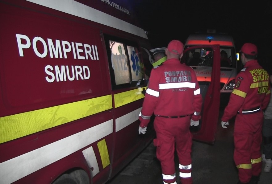 Suceava: Doi copii au ajuns la spital, după coliziunea unui autocamion cu două autoturisme, la Ilişeşti