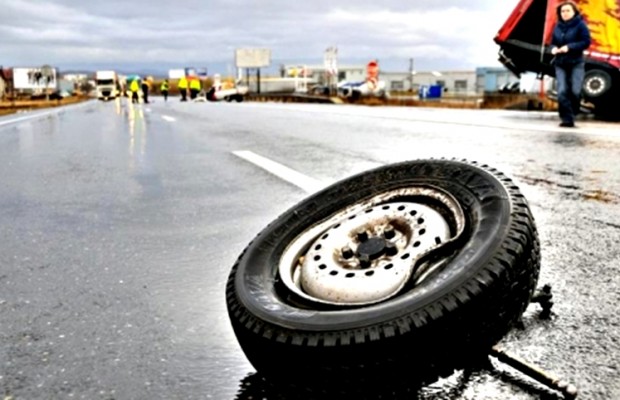 (AUDIO) Suceava: Un mort şi patru răniţi într-un accident rutier la Şcheia