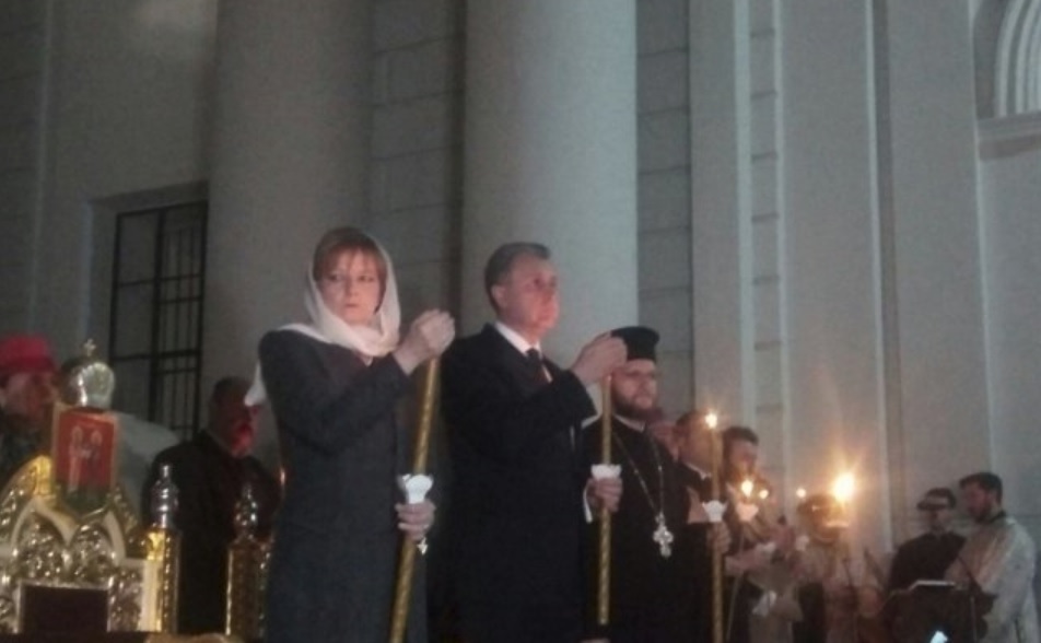 (FOTO/VIDEO) Custodele Coroanei, Majestatea Sa Margareta, a participat la slujba de Înviere de la Catedrala Mitropolitană, alături de Principele Radu