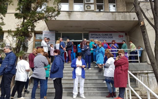 Iaşi: Protest spontan la Spitalul de Pneumoftiziologie