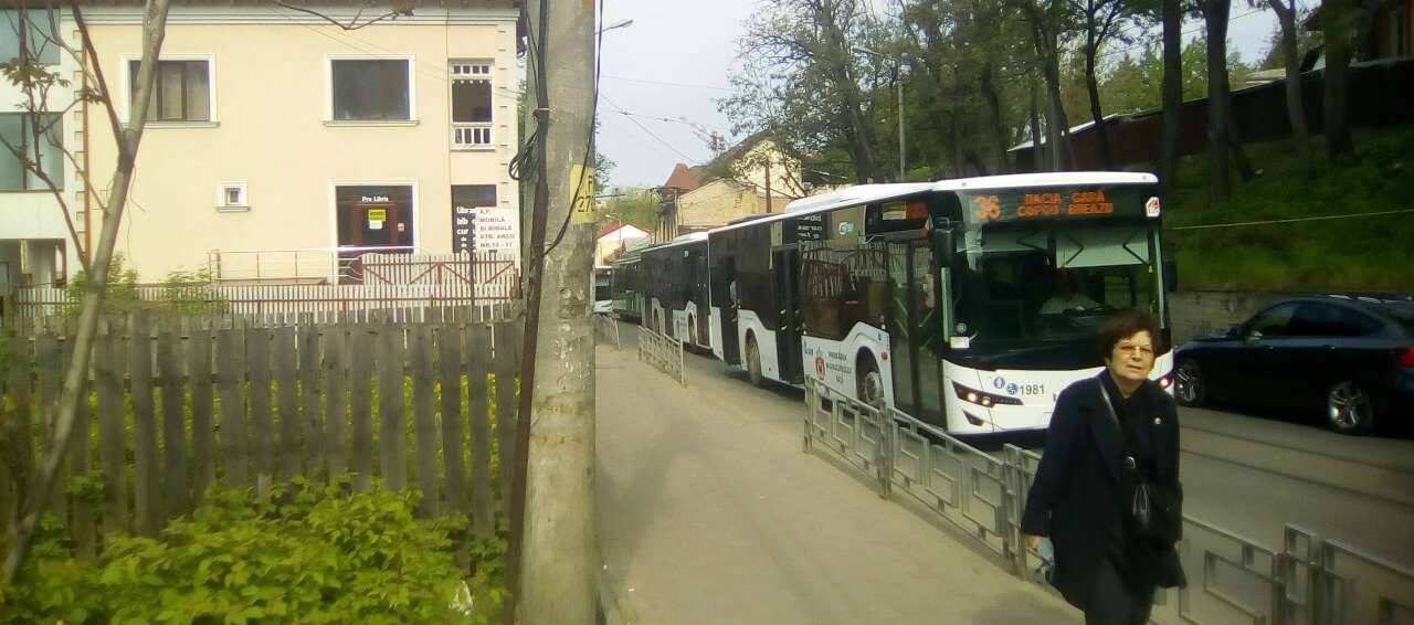 (FOTO/AUDIO) IAŞI: Trafic blocat pe mai multe străzi în timpul desfăşurării Semimaratonului