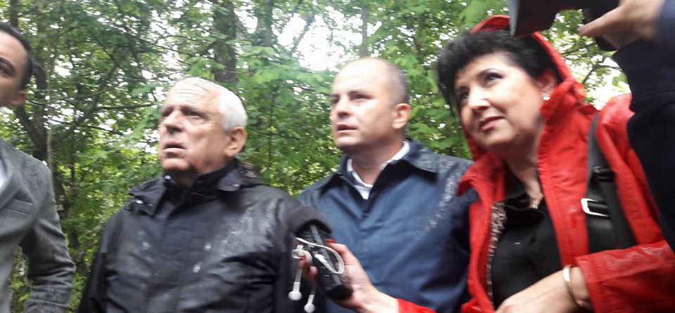 (FOTO, VIDEO) Botoşani: Ministrul agriculturii Petre Daea a verificat lucrările la sistemele de irigaţii Stânca – Ripiceni – Manoleasa