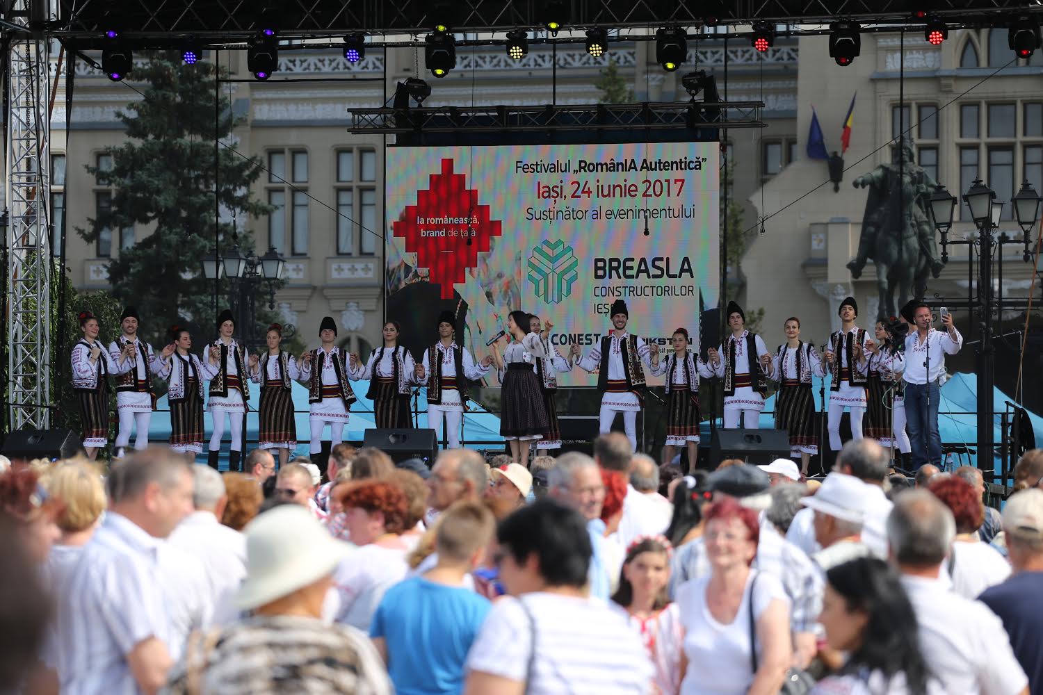 Festivalul RomânIA Autentică în ediţie de Centenar