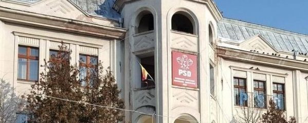 Iaşi: Protest a circa 100 de persoane în faţa sediului PSD