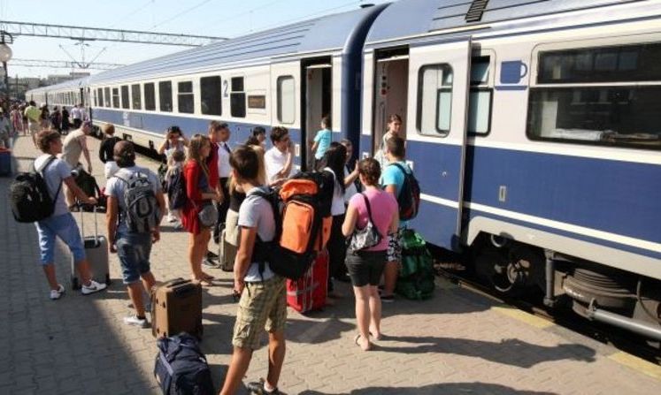 Mii de tineri din Europa vor putea călători gratuit în această vară printr-un program lansat de Comisia Europeană