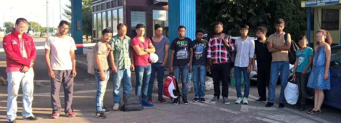 Botoşani: Zece migranţi pakistanezi şi indieni ce au încercat să intre ilegal în România, depistaţi de poliţişti