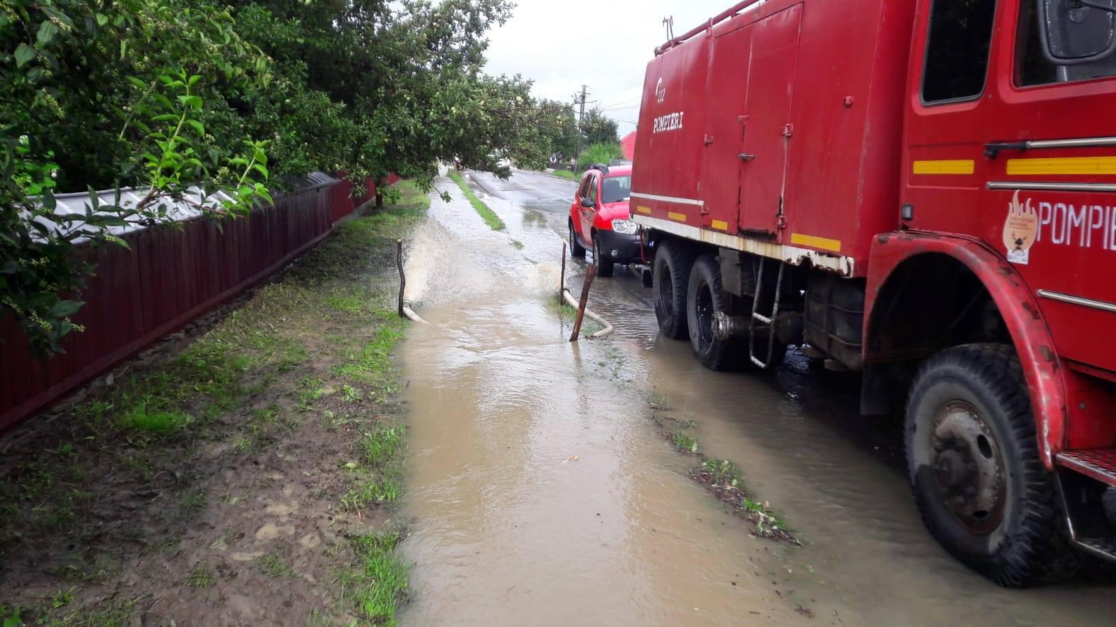 Neamţ: Inundaţiile de la sfârşitul săptămânii trecute au afectat mai multe localităţi