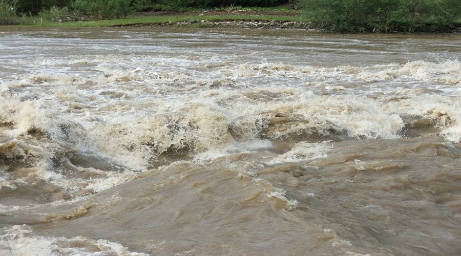 INHGA: Cod galben de inundaţii pe râuri din judeţele Buzău şi Vrancea, până la ora 22:00