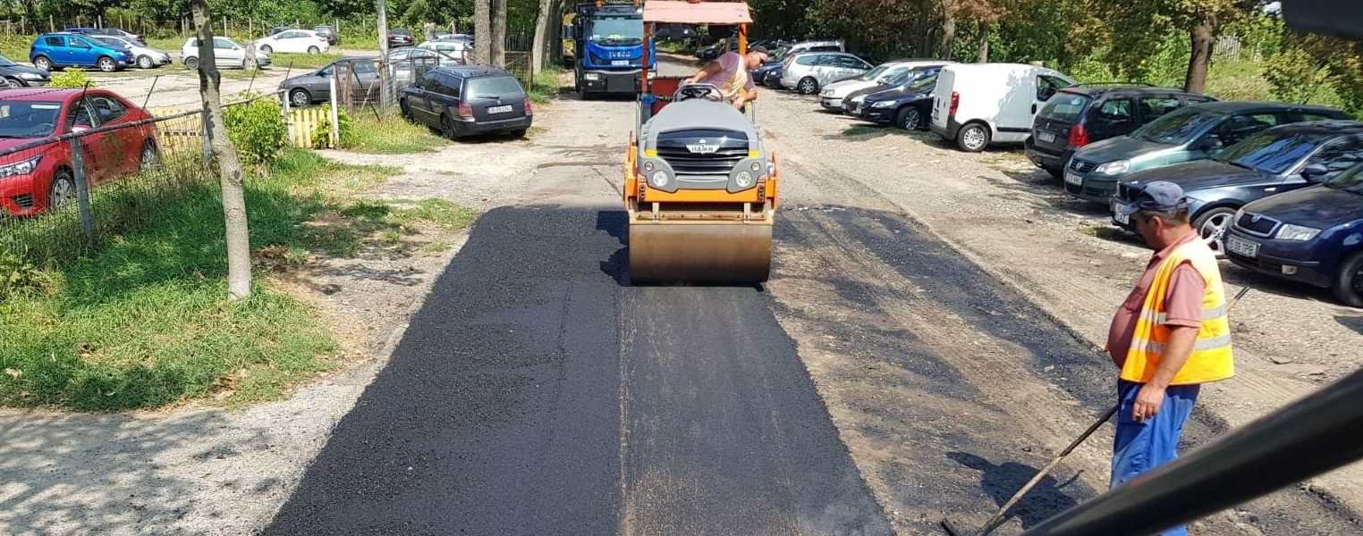 (FOTO) Iaşi: Drumul secundar de acces către Aeroport a intrat în reparaţii