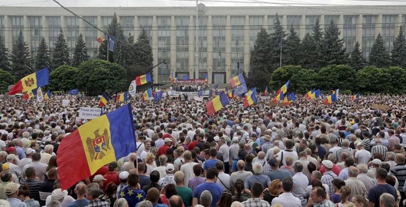 Republica Moldova: Depuneri de flori şi proteste cu prilejul aniversării a 27 de ani de la proclamarea independenţei