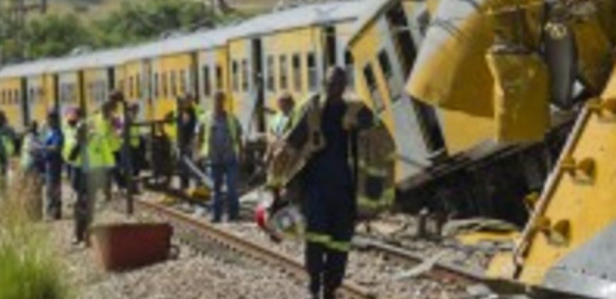 Africa de Sud: Aproximativ 100 de persoane au fost rănite în coliziunea a două trenuri