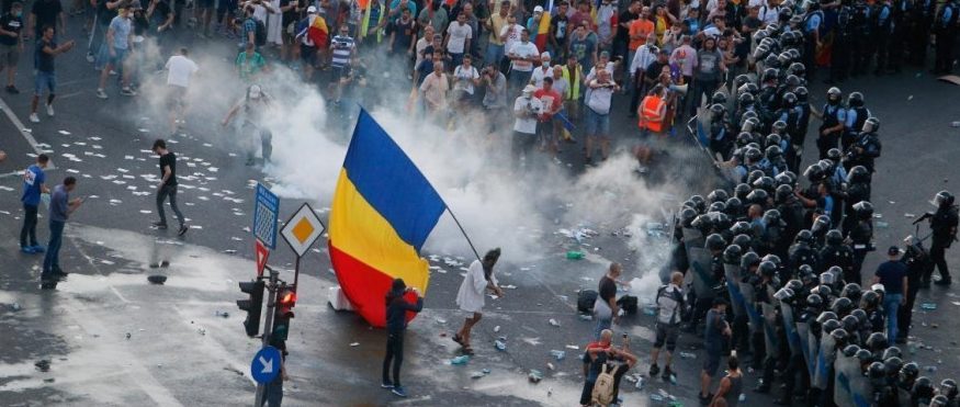 Intervenţia în forţă a jandarmilor pe 10 august 2018 la mitingul din Piaţa Victoriei a fost nelegală şi nejustificată