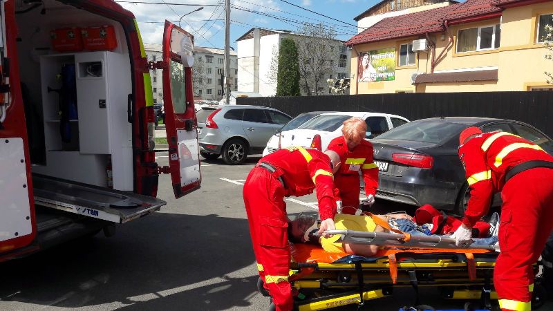 ISU Vrancea: Exerciţiu pentru stingerea unui incendiu la un supermarket din Focşani