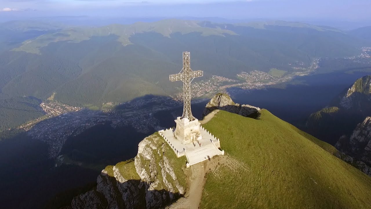 Ministrul Apărării participă la manifestările dedicate împlinirii a 90 de ani de la inaugurarea Crucii Eroilor Neamului de pe Vârful Caraiman