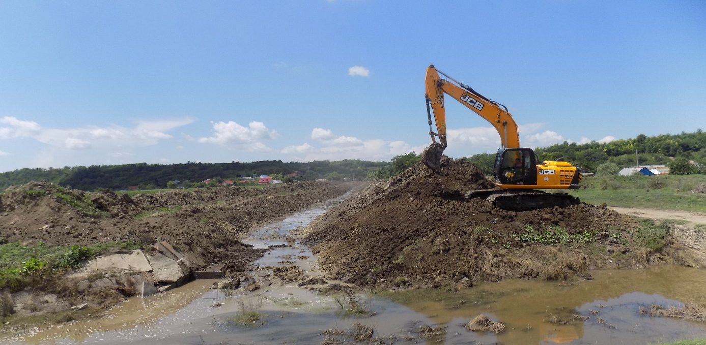 Cursurile de apă din judeţul Iaşi, afectate de inundaţiile din acest an, au fost reprofilate