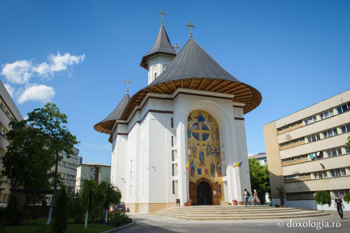 IAŞI: Astăzi are loc sfințirea bisericii „Sf. Mc. Iulian din Tars” din campusul universitar Tudor Vladimirescu